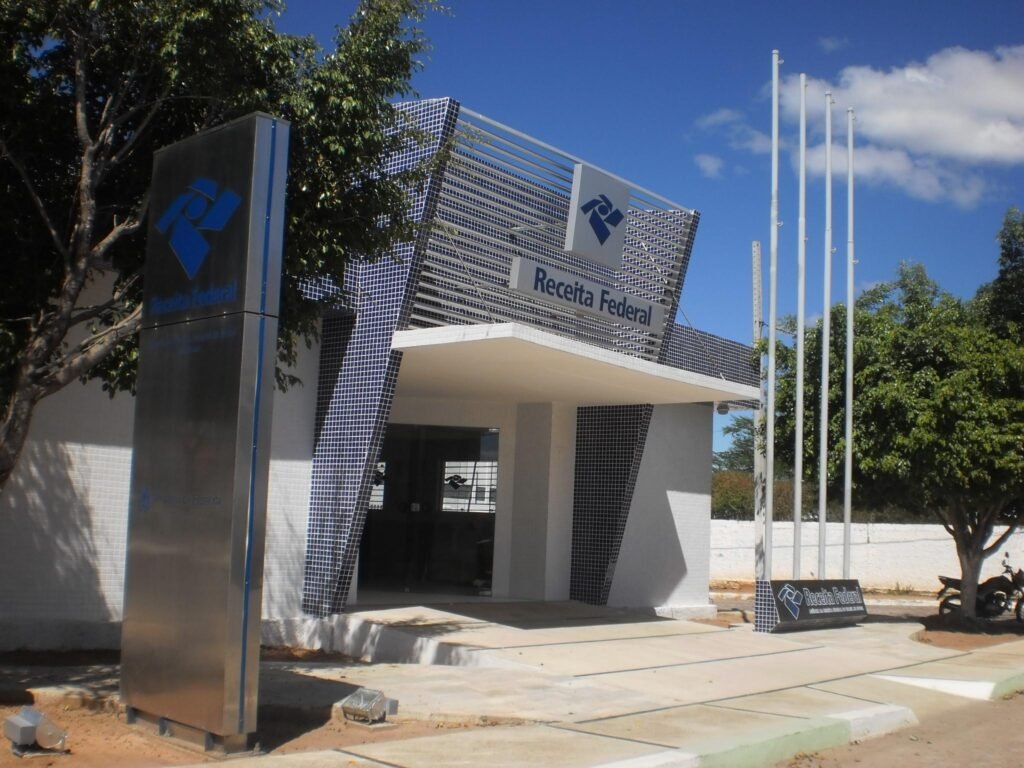 Fachada da agência da Receita Federal em Sousa, na Paraíba, em fotografia de arquivo de 2011.